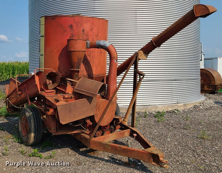 image for item IC9864 Farm Hand  Feedmaster F81-C feed mixer