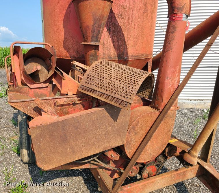 image for item IC9864 Farm Hand  Feedmaster F81-C feed mixer