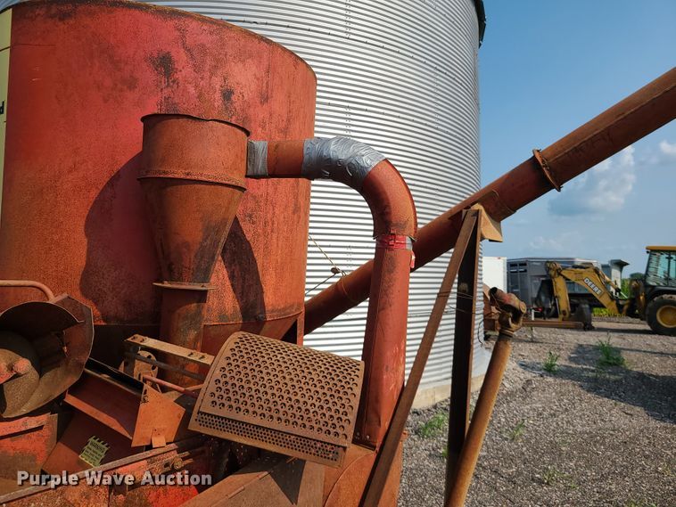 image for item IC9864 Farm Hand  Feedmaster F81-C feed mixer