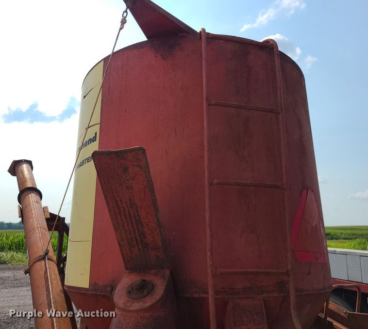 image for item IC9864 Farm Hand  Feedmaster F81-C feed mixer