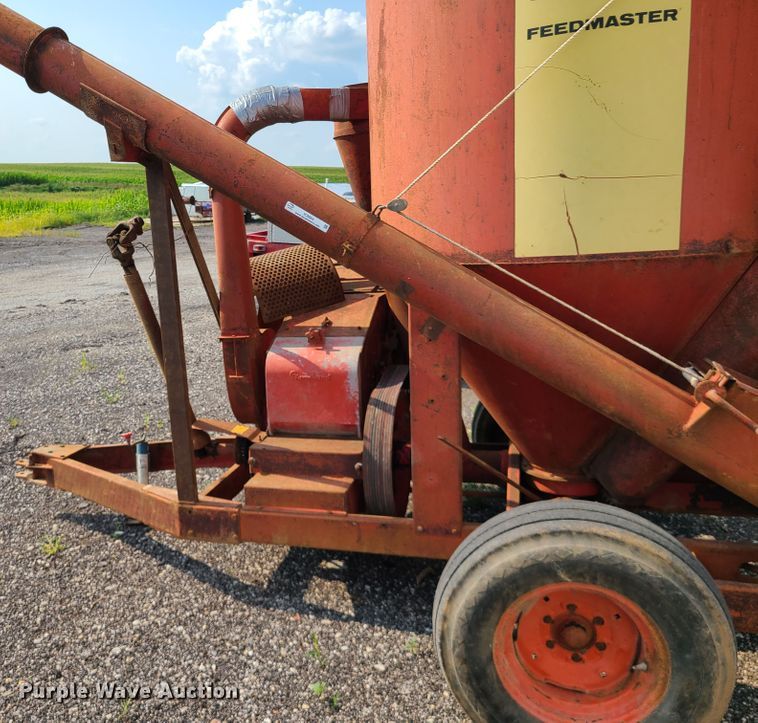 image for item IC9864 Farm Hand  Feedmaster F81-C feed mixer