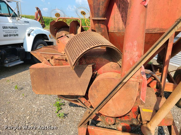 image for item IC9864 Farm Hand  Feedmaster F81-C feed mixer