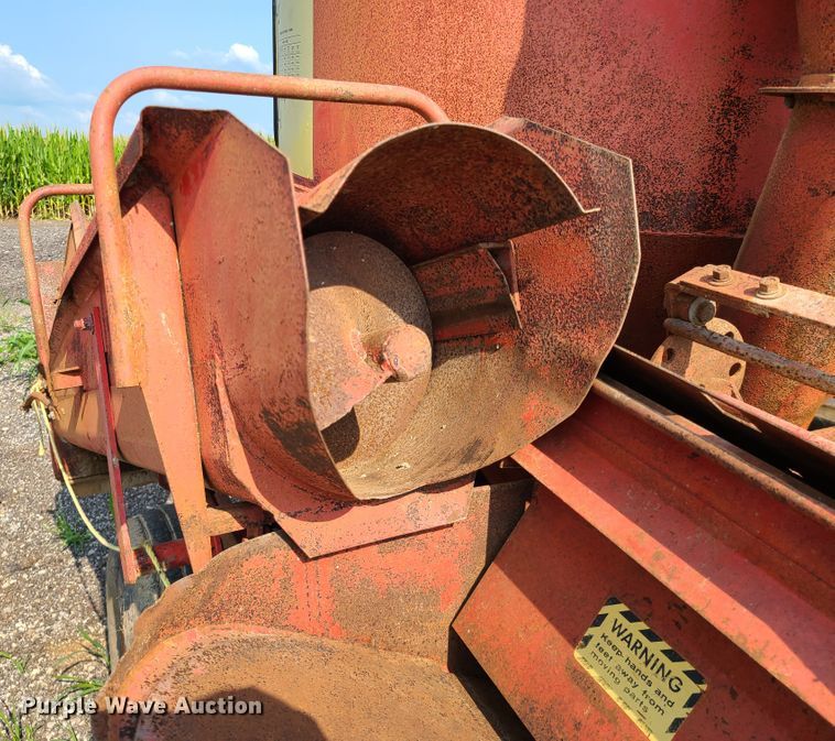 image for item IC9864 Farm Hand  Feedmaster F81-C feed mixer