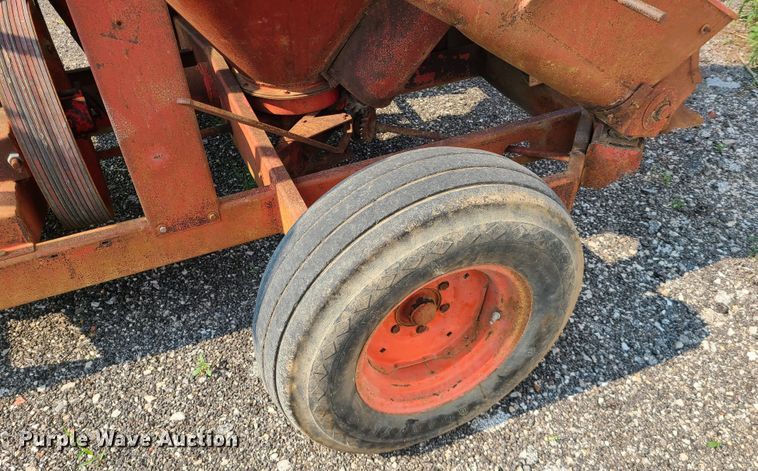 image for item IC9864 Farm Hand  Feedmaster F81-C feed mixer