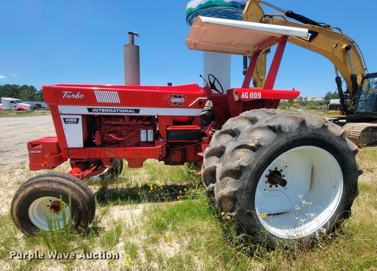 image for item IF9859 1972 International 1466  tractor