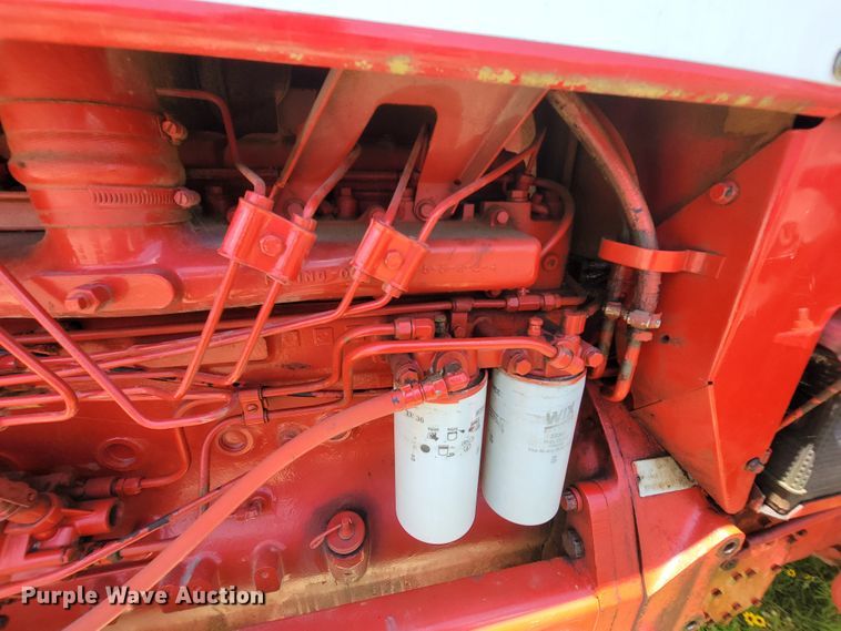 image for item IF9859 1972 International 1466  tractor