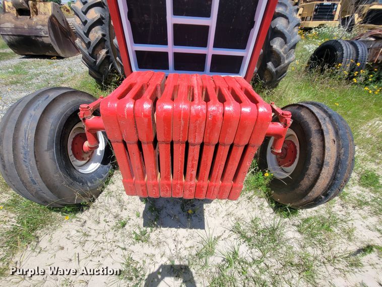 image for item IF9859 1972 International 1466  tractor