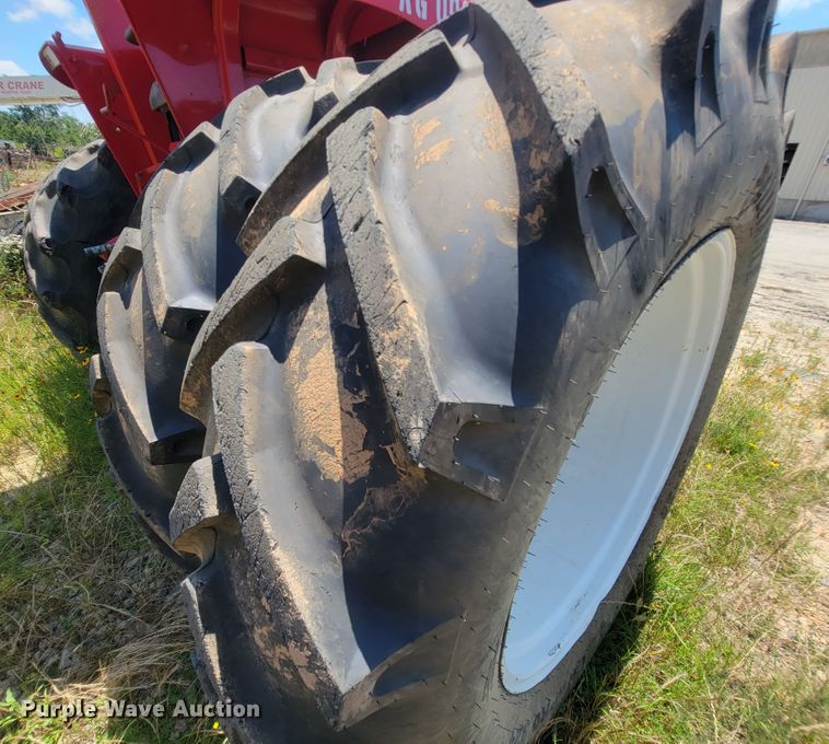 image for item IF9859 1972 International 1466  tractor