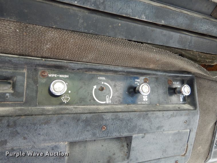 image for item II9540 Ford 6610  tractor