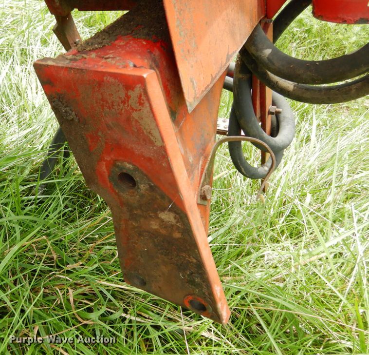 image for item II9625 International Harvester 1066 tractor cab
