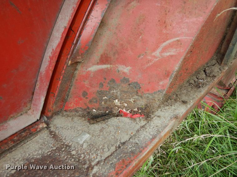 image for item II9625 International Harvester 1066 tractor cab