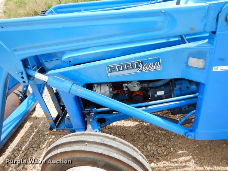 image for item II9630 Ford 800  tractor