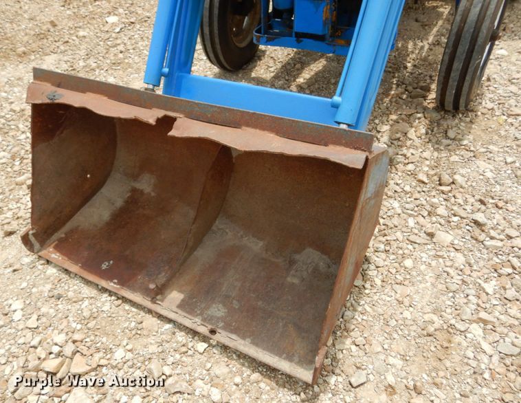 image for item II9630 Ford 800  tractor