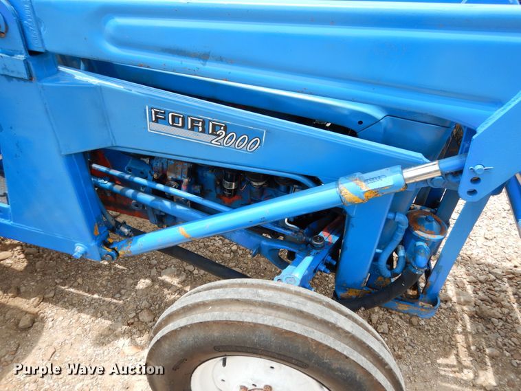 image for item II9630 Ford 800  tractor