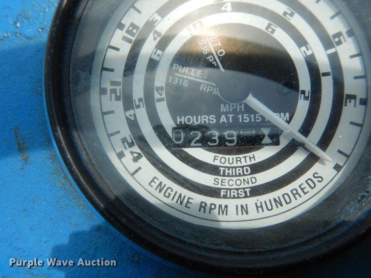 image for item II9630 Ford 800  tractor