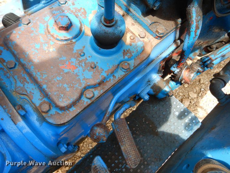 image for item II9630 Ford 800  tractor