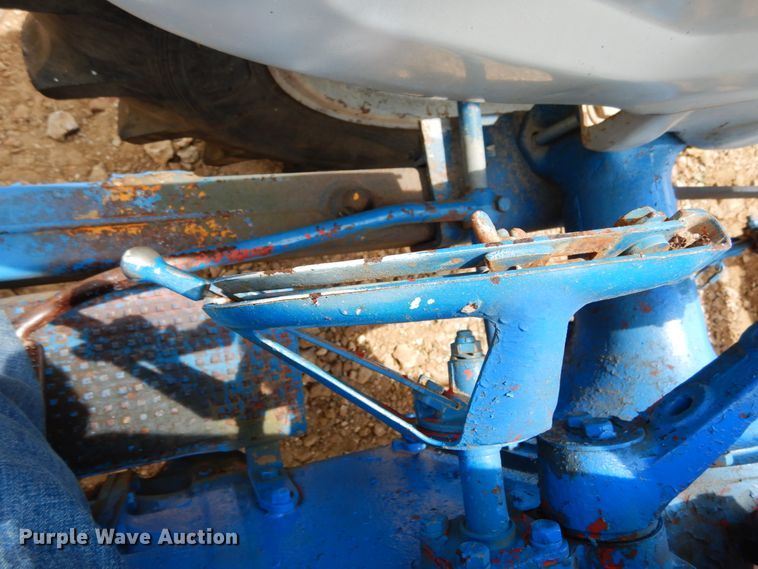 image for item II9630 Ford 800  tractor