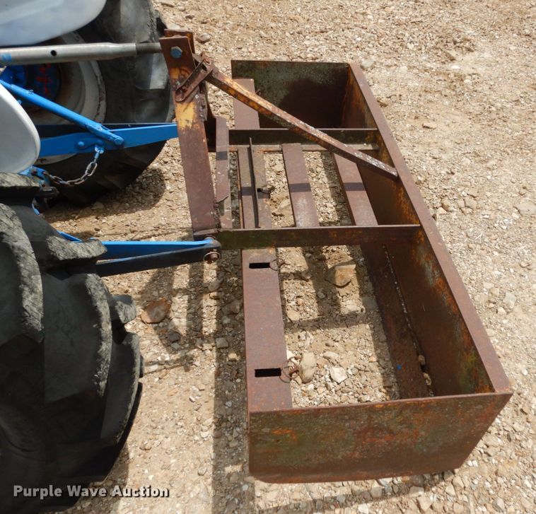 image for item II9630 Ford 800  tractor