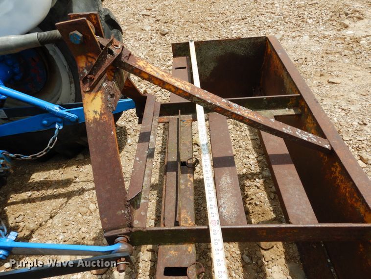 image for item II9630 Ford 800  tractor