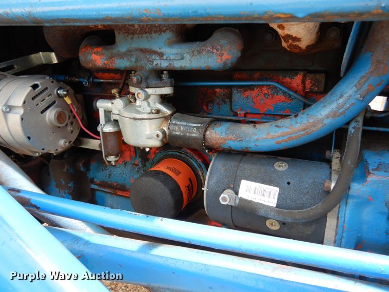 image for item II9630 Ford 800  tractor