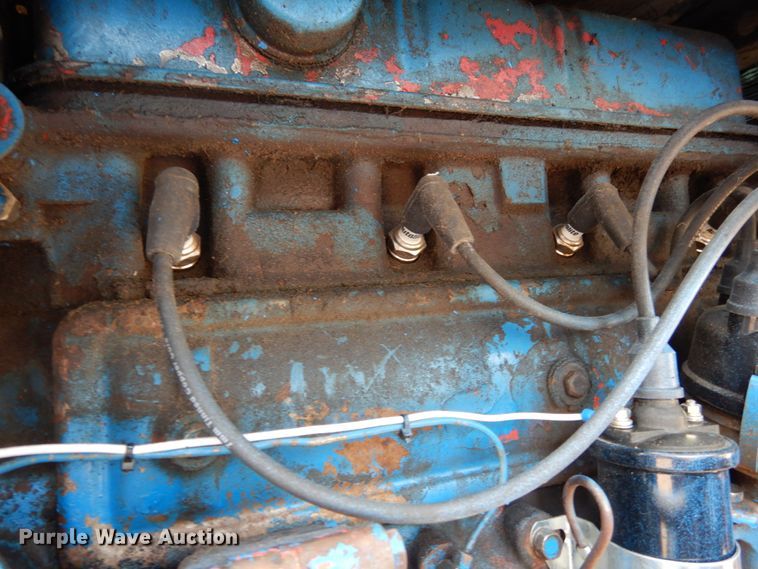 image for item II9630 Ford 800  tractor