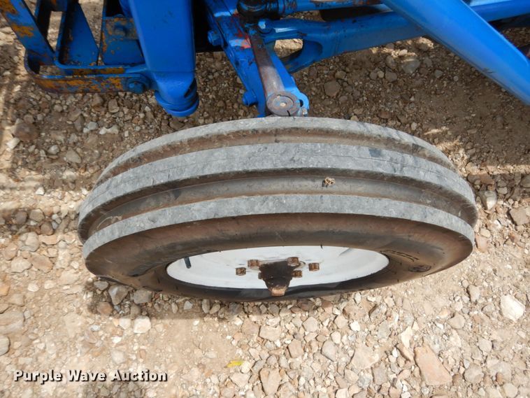 image for item II9630 Ford 800  tractor