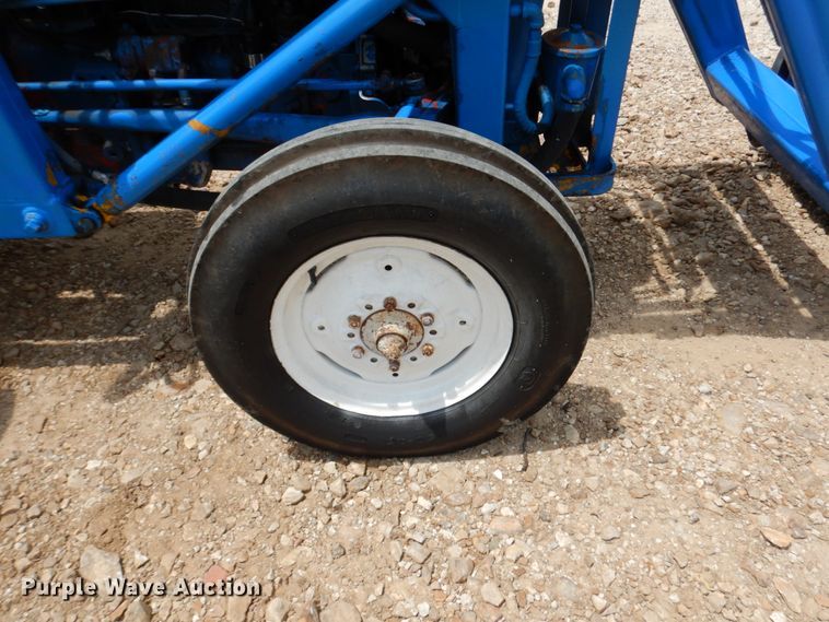 image for item II9630 Ford 800  tractor