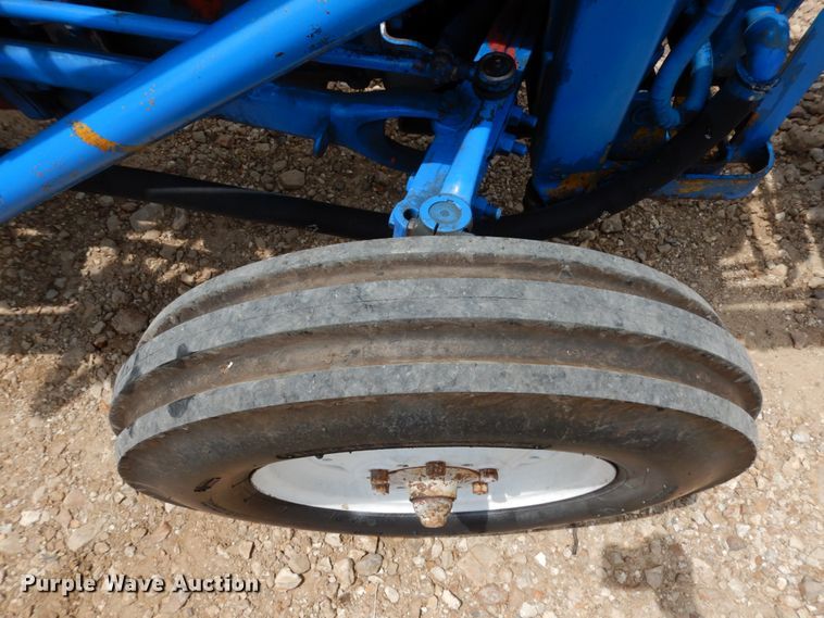 image for item II9630 Ford 800  tractor