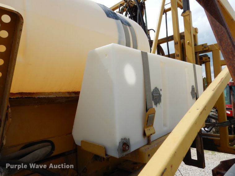 image for item II9639 Ag-Chem RoGator 554  sprayer