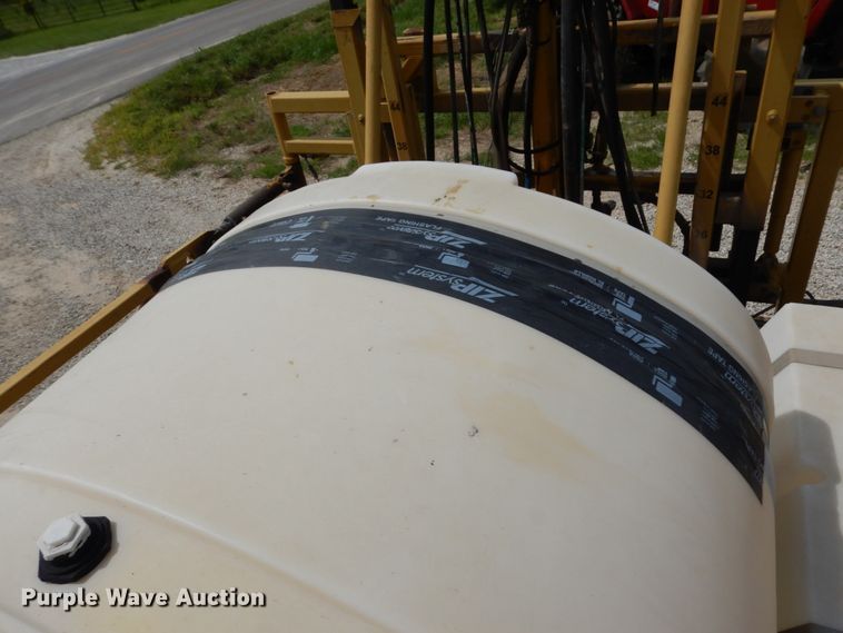 image for item II9639 Ag-Chem RoGator 554  sprayer