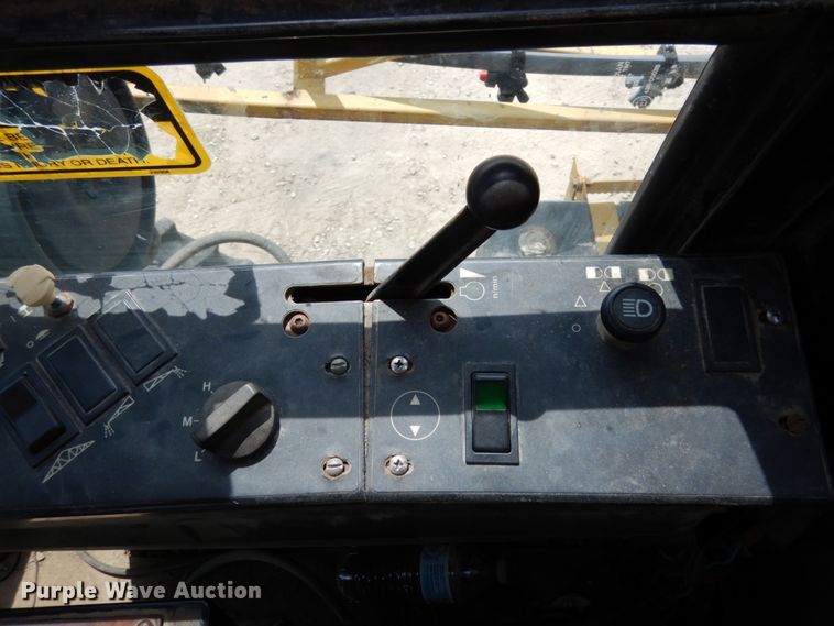 image for item II9639 Ag-Chem RoGator 554  sprayer