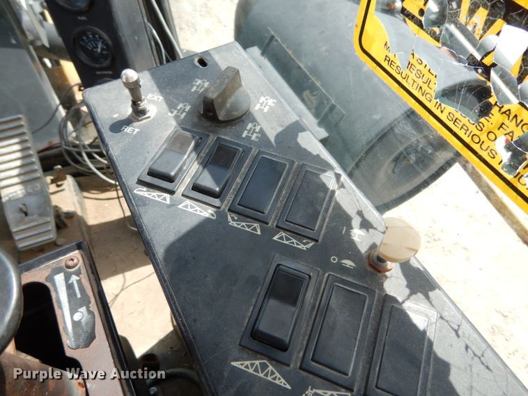 image for item II9639 Ag-Chem RoGator 554  sprayer