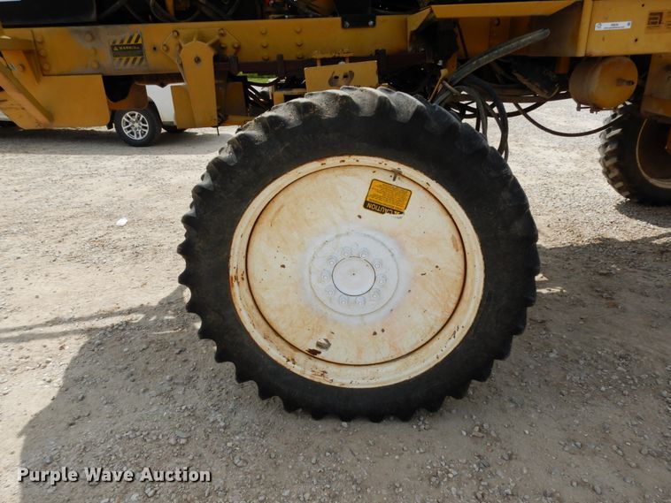 image for item II9639 Ag-Chem RoGator 554  sprayer