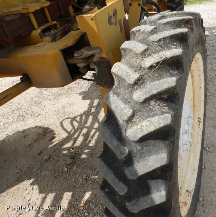 image for item II9639 Ag-Chem RoGator 554  sprayer