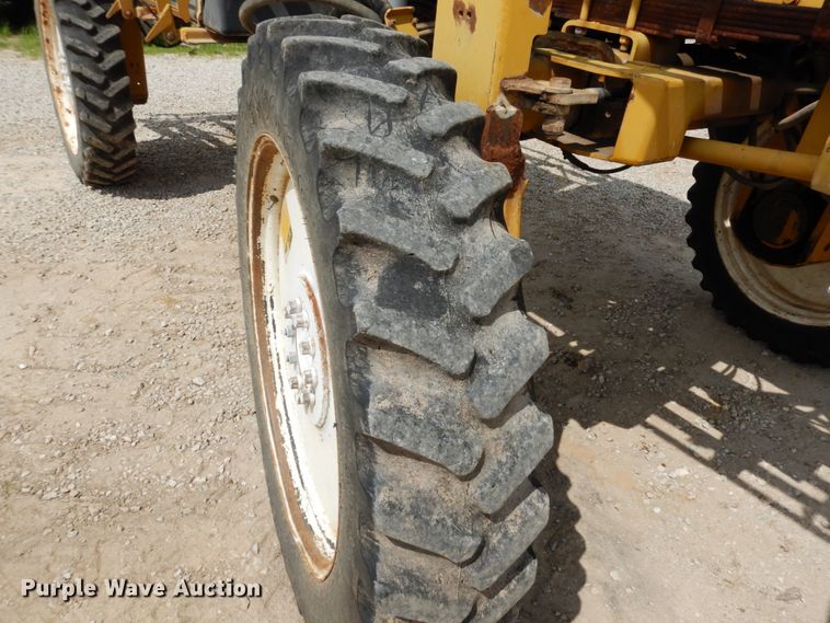 image for item II9639 Ag-Chem RoGator 554  sprayer