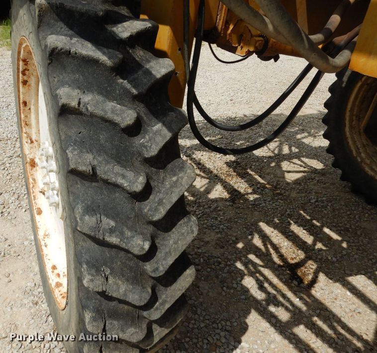 image for item II9639 Ag-Chem RoGator 554  sprayer