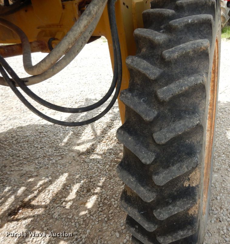 image for item II9639 Ag-Chem RoGator 554  sprayer