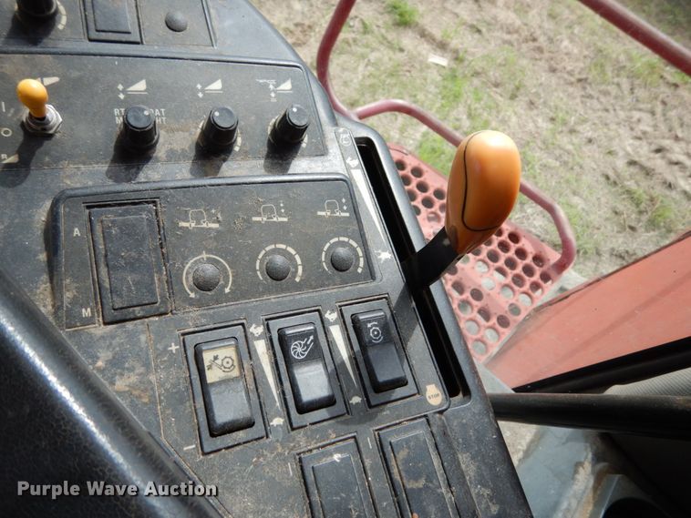 image for item II9640 1998 Case IH 2388  RWA combine