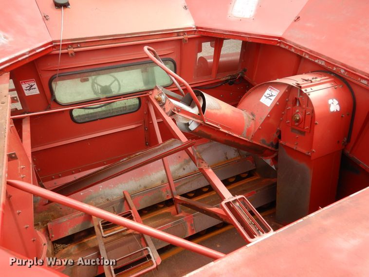 image for item II9640 1998 Case IH 2388  RWA combine