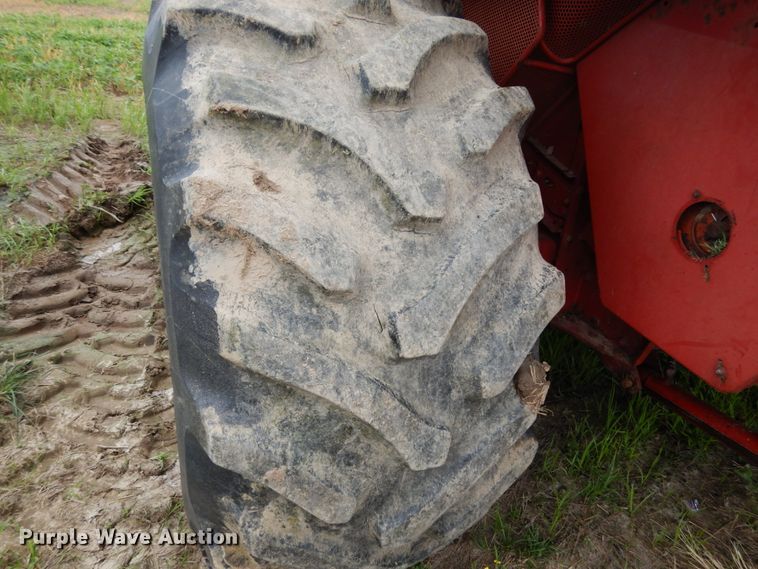 image for item II9640 1998 Case IH 2388  RWA combine