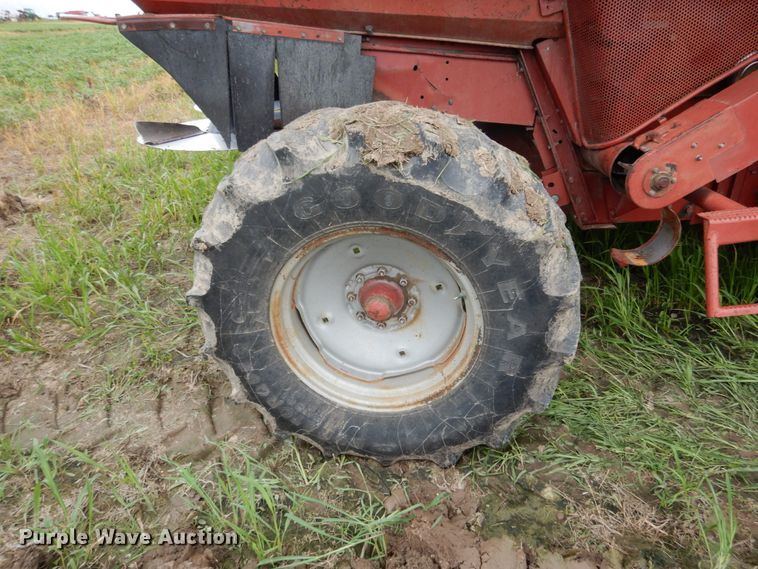 image for item II9640 1998 Case IH 2388  RWA combine