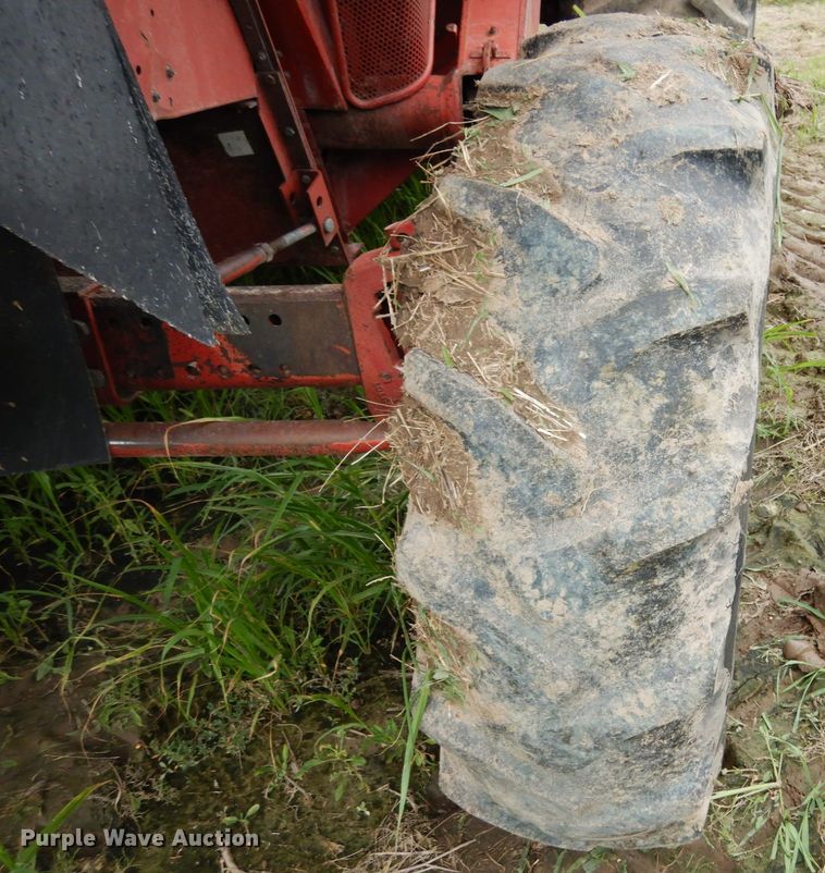 image for item II9640 1998 Case IH 2388  RWA combine