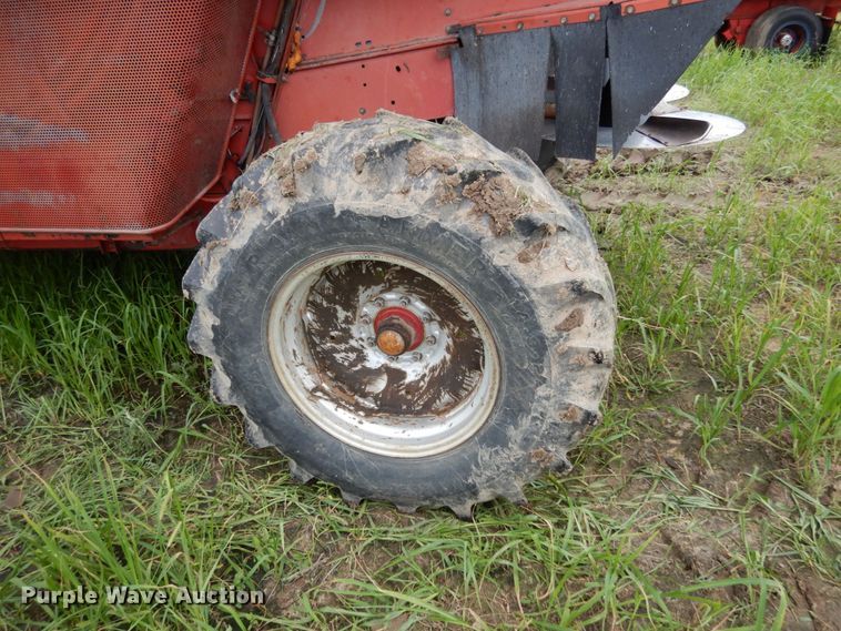 image for item II9640 1998 Case IH 2388  RWA combine