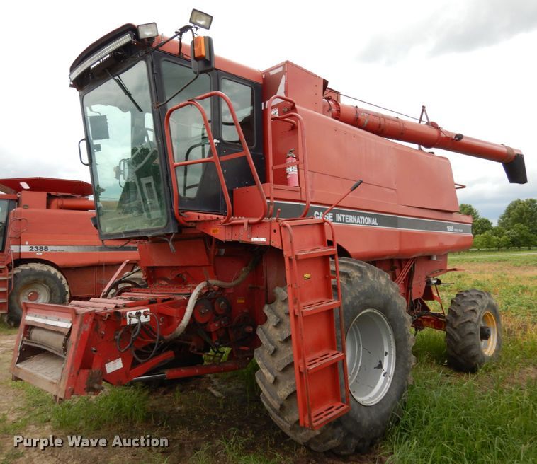 image for item II9641 1993 Case IH 1688  RWA combine