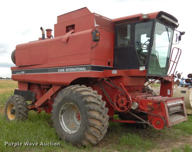 image for item II9641 1993 Case IH 1688  RWA combine