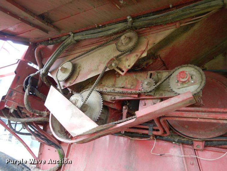 image for item II9641 1993 Case IH 1688  RWA combine