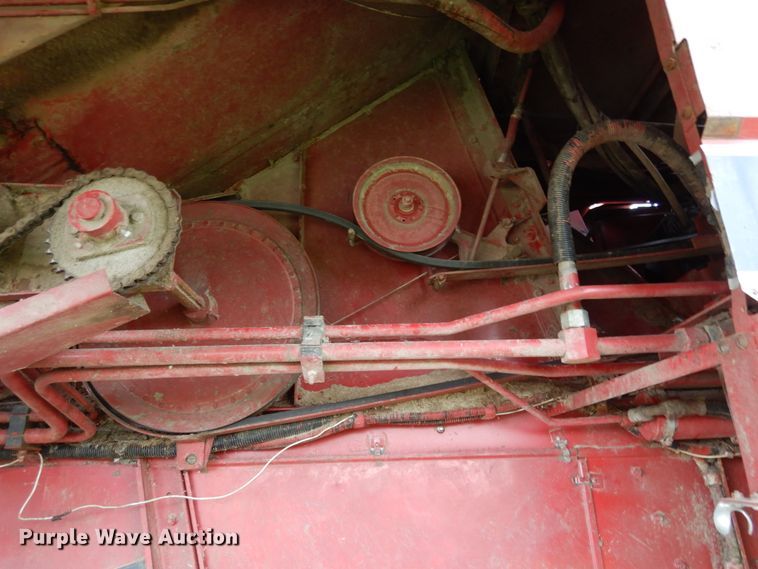 image for item II9641 1993 Case IH 1688  RWA combine