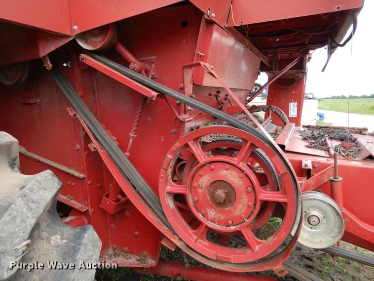 image for item II9641 1993 Case IH 1688  RWA combine