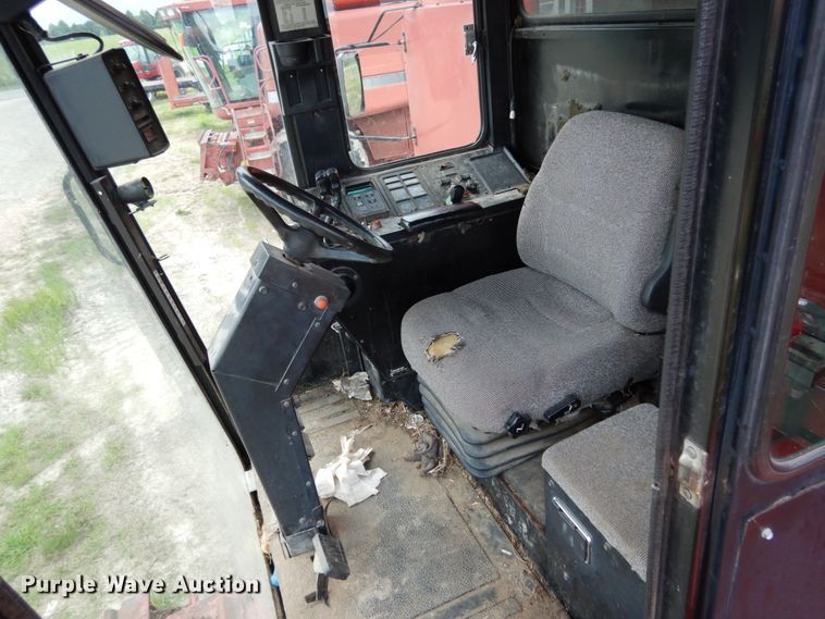 image for item II9641 1993 Case IH 1688  RWA combine