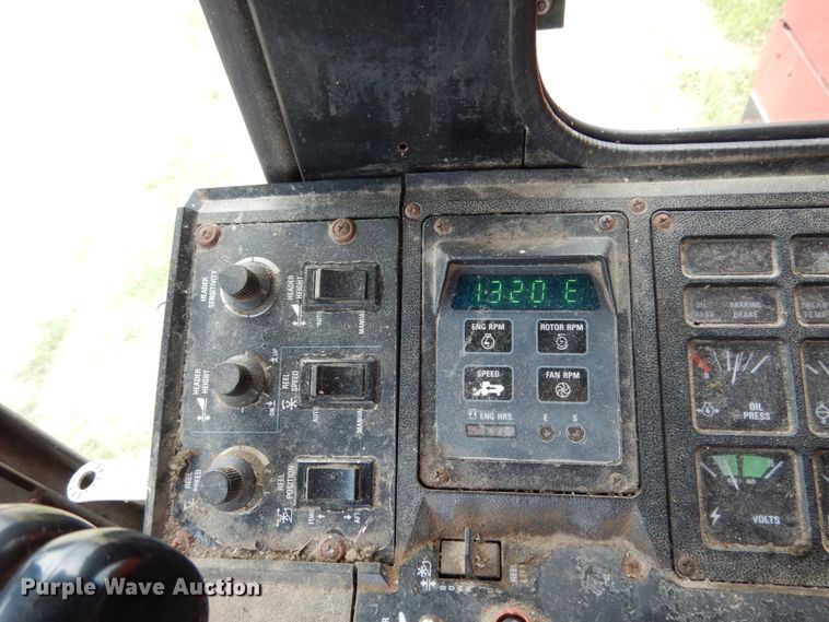 image for item II9641 1993 Case IH 1688  RWA combine